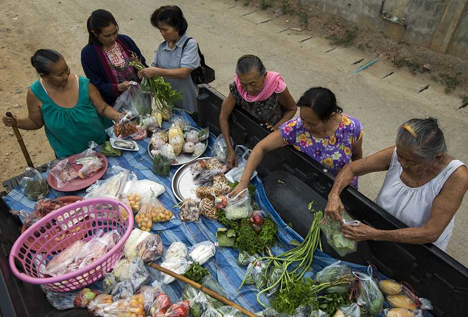 take-action-women-preparing-food